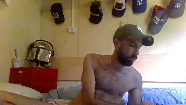 Snapshot of arrow13680 chatting on 05/06/26, 01:16 arrow13680 online show from 05/06/26, 01:16