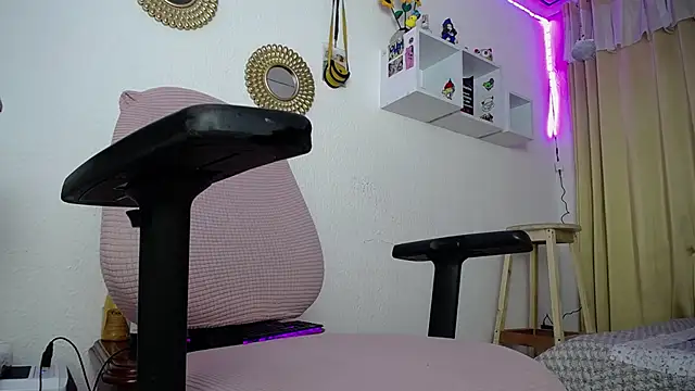 Soffy-brooks online show from 01/04/25, 07:13