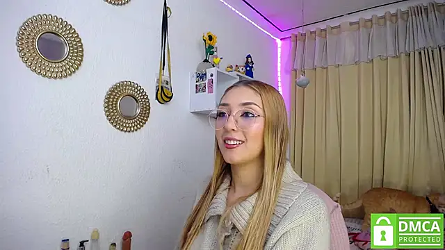 Soffy-brooks online show from 02/19/25, 06:33