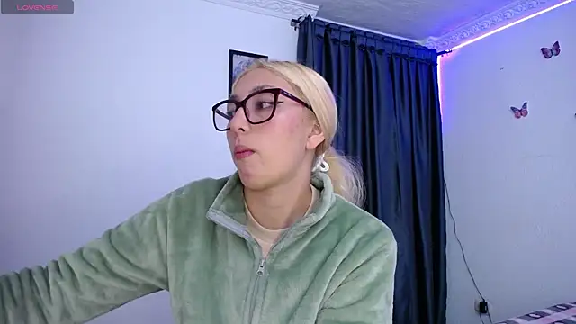 Soffy-brooks online show from 04/16/26, 04:35