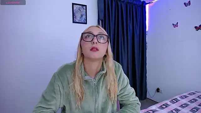 Soffy-brooks online show from 04/23/26, 04:03