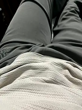 Snapshot of rockyji09 chatting on 11/02/25, 03:47 rockyji09 online show from 11/02/25, 03:47