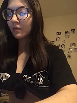 Snapshot of Prudie_Gabriella chatting on 12/11/24, 01:39 Prudie Gabriella online show from 12/11/24, 01:39