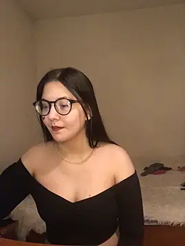 Snapshot of Prudie_Gabriella chatting on 02/14/25, 06:40 Prudie Gabriella online show from 02/14/25, 06:40