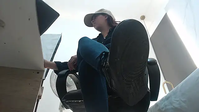 alma fenix online show from 02/13/25, 12:11