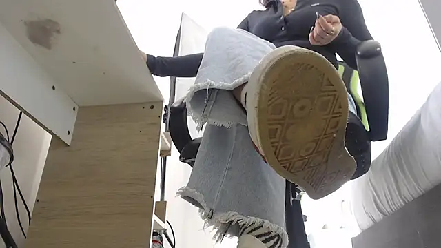 alma fenix online show from 02/22/25, 12:19