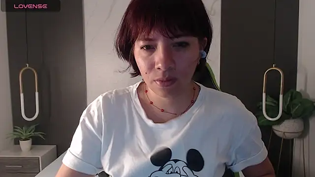 alma fenix online show from 03/19/25, 12:12