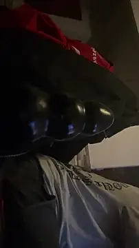 Snapshot of bananahot31 chatting on 01/11/26, 05:12 bananahot31 online show from 01/11/26, 05:12