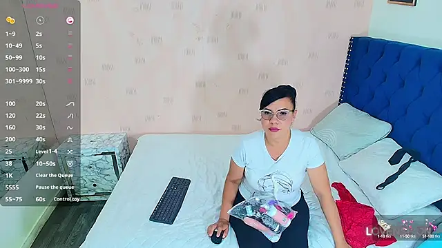 Snapshot of hotlatinateacher chatting on 02/18/25, 07:19 hotlatinateacher online show from 02/18/25, 07:19