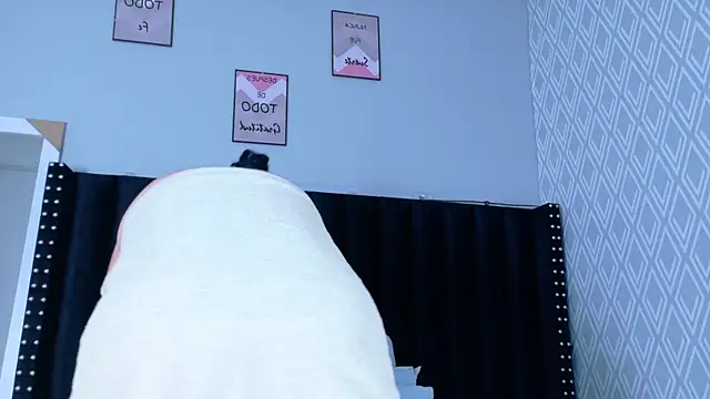 hotlatinateacher online show from 02/04/26, 06:58