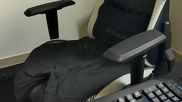 stebankechima online show from 11/05/25, 08:42