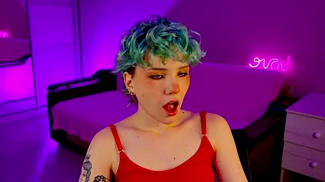 Snapshot of School_Love chatting on 12/11/24, 01:17 School Love online show from 12/11/24, 01:17