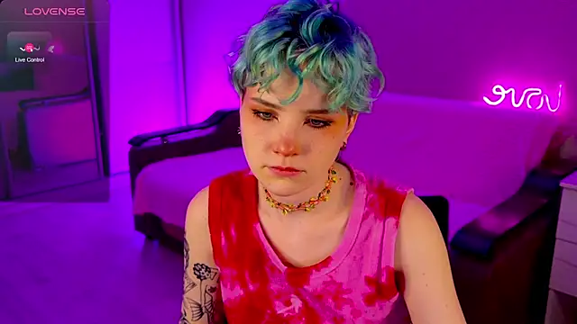 Snapshot of School_Love chatting on 12/18/24, 01:12 School Love online show from 12/18/24, 01:12