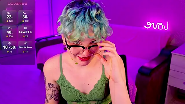 Snapshot of School_Love chatting on 12/27/24, 04:21 School Love online show from 12/27/24, 04:21