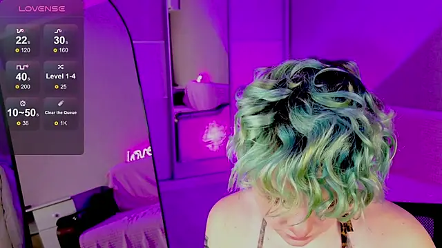 Snapshot of School_Love chatting on 01/22/25, 01:11 School Love online show from 01/22/25, 01:11