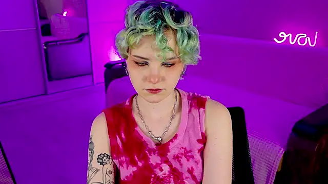 Snapshot of School_Love chatting on 02/03/25, 01:19 School Love online show from 02/03/25, 01:19