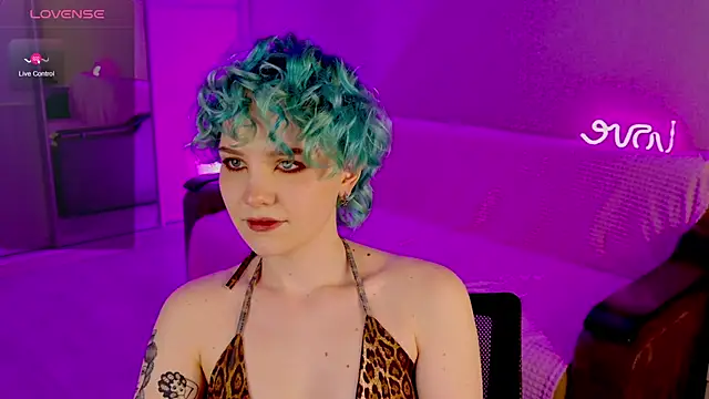 Snapshot of School_Love chatting on 02/14/25, 01:08 School Love online show from 02/14/25, 01:08