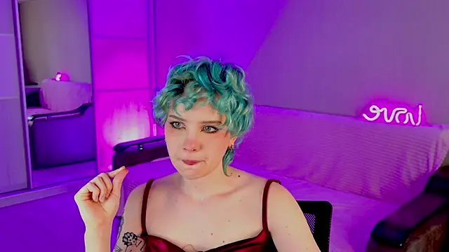 Snapshot of School_Love chatting on 02/20/25, 01:08 School Love online show from 02/20/25, 01:08