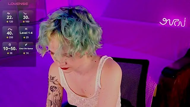 Snapshot of School_Love chatting on 03/07/25, 04:22 School Love online show from 03/07/25, 04:22