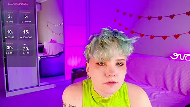 Snapshot of School_Love chatting on 03/14/25, 01:02 School Love online show from 03/14/25, 01:02