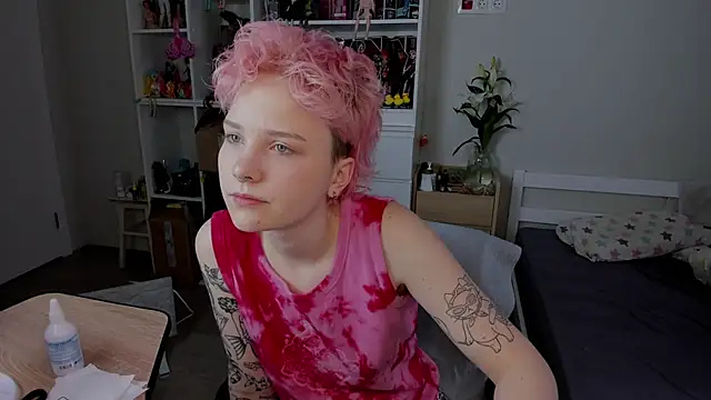 School Love online show from 12/18/25, 07:14