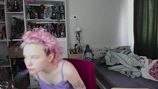 School Love online show from 03/18/26, 07:11