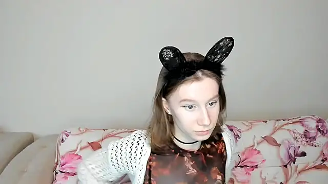Snapshot of EnigmaSee chatting on 12/02/24, 09:24 EnigmaSee online show from 12/02/24, 09:24