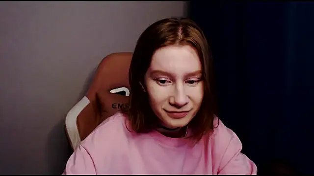 Snapshot of EnigmaSee chatting on 12/09/24, 02:24 EnigmaSee online show from 12/09/24, 02:24