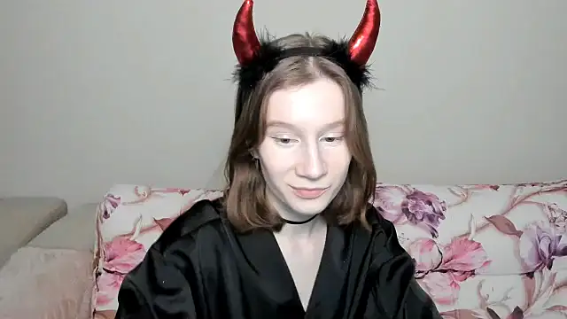 Snapshot of EnigmaSee chatting on 12/25/24, 03:17 EnigmaSee online show from 12/25/24, 03:17