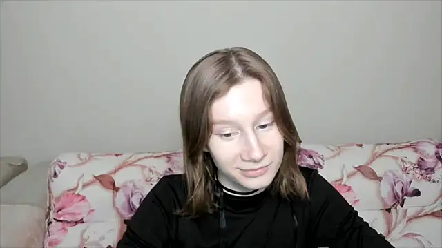 Snapshot of EnigmaSee chatting on 01/06/25, 01:08 EnigmaSee online show from 01/06/25, 01:08