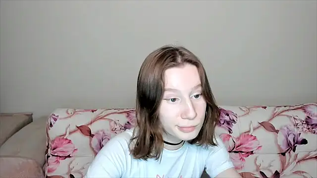 Snapshot of EnigmaSee chatting on 01/09/25, 11:25 EnigmaSee online show from 01/09/25, 11:25