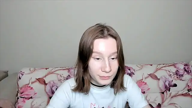 Snapshot of EnigmaSee chatting on 01/09/25, 02:29 EnigmaSee online show from 01/09/25, 02:29