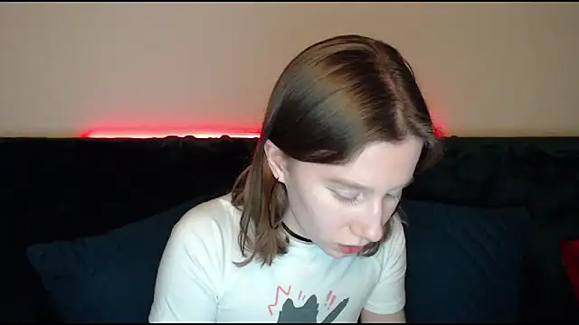 Snapshot of EnigmaSee chatting on 01/24/25, 02:41 EnigmaSee online show from 01/24/25, 02:41