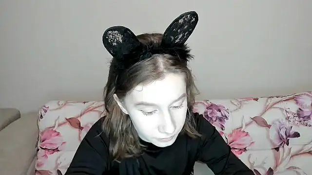 Snapshot of EnigmaSee chatting on 01/28/25, 11:49 EnigmaSee online show from 01/28/25, 11:49