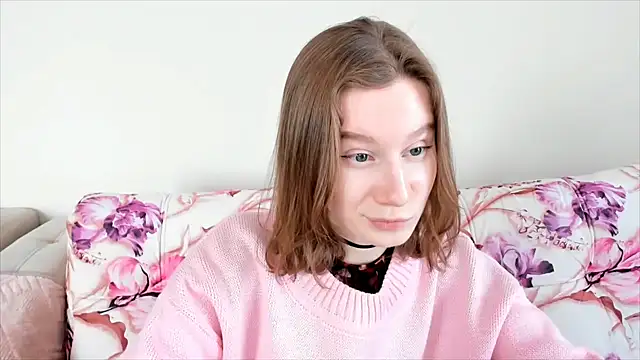 Snapshot of EnigmaSee chatting on 01/31/25, 05:09 EnigmaSee online show from 01/31/25, 05:09