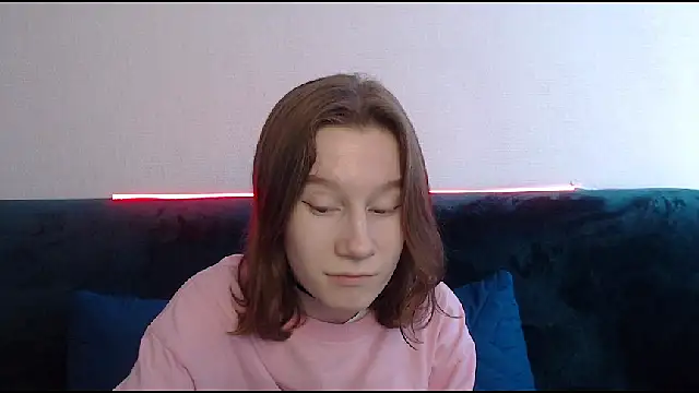 Snapshot of EnigmaSee chatting on 02/01/25, 06:00 EnigmaSee online show from 02/01/25, 06:00