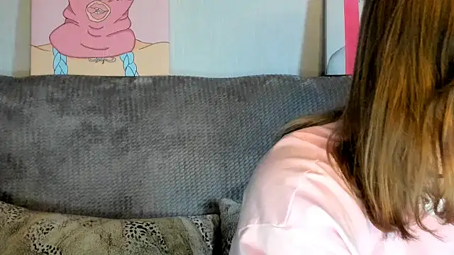 Snapshot of EnigmaSee chatting on 03/09/25, 11:36 EnigmaSee online show from 03/09/25, 11:36