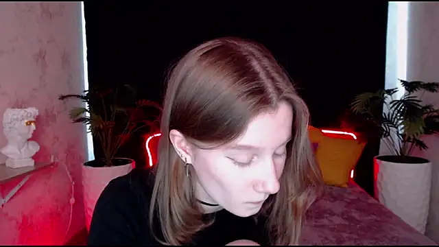 Snapshot of EnigmaSee chatting on 03/20/25, 07:47 EnigmaSee online show from 03/20/25, 07:47