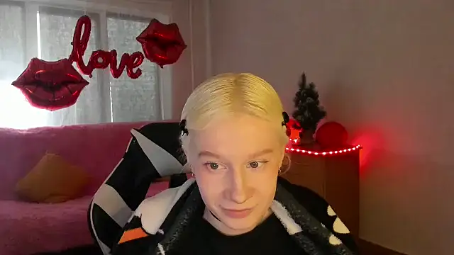 EnigmaSee online show from 03/19/26, 01:53