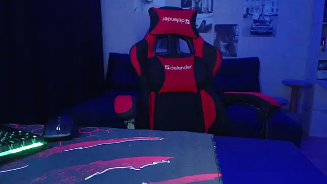 Fluffy Tiffy online show from 11/28/25, 12:24