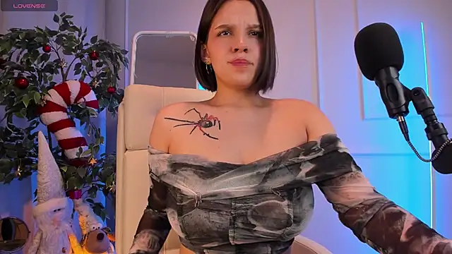 AdalynGlows online show from 12/25/24, 12:58