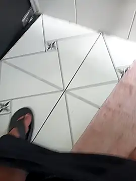 Snapshot of lobomisterioso13 chatting on 12/15/24, 12:38 lobomisterioso13 online show from 12/15/24, 12:38