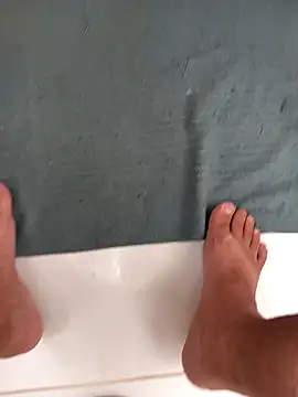 Snapshot of lobomisterioso13 chatting on 12/18/24, 10:51 lobomisterioso13 online show from 12/18/24, 10:51