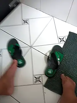 Snapshot of lobomisterioso13 chatting on 01/12/25, 12:01 lobomisterioso13 online show from 01/12/25, 12:01