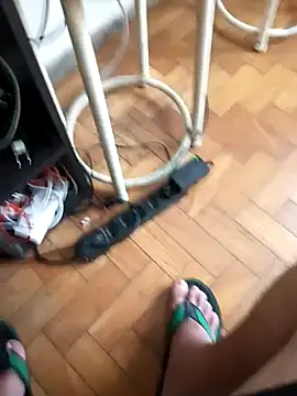 Snapshot of lobomisterioso13 chatting on 02/24/25, 04:47 lobomisterioso13 online show from 02/24/25, 04:47