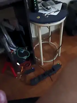 Snapshot of lobomisterioso13 chatting on 09/15/25, 01:33 lobomisterioso13 online show from 09/15/25, 01:33