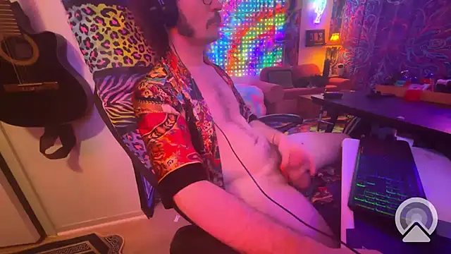 Snapshot of HippieBWC4U chatting on 03/19/25, 02:46 HippieBWC4U online show from 03/19/25, 02:46