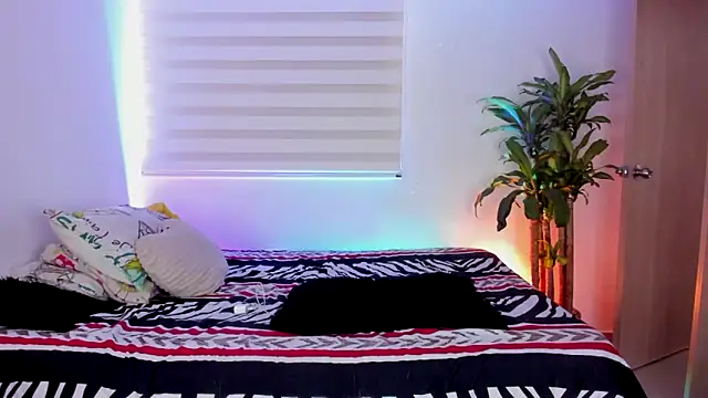 aldrinwhite online show from 10/28/25, 03:58