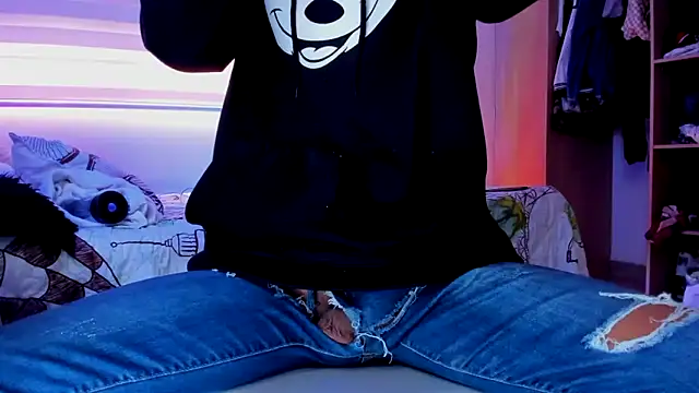 aldrinwhite online show from 11/27/25, 04:09