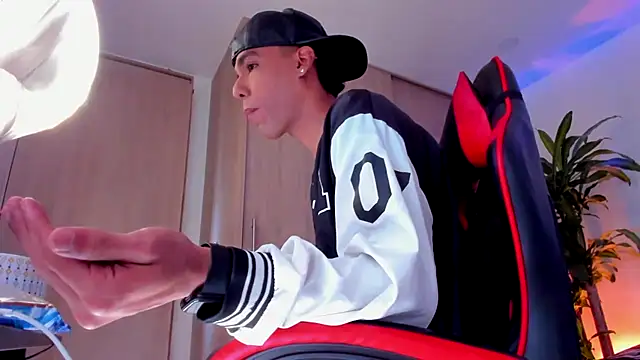 aldrinwhite online show from 04/12/26, 04:45